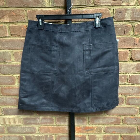 Old Navy Womens Black Jack Faux Suede A-Line Mini Skirt Patch Pockets Sz12 NEW - Picture 2 of 5